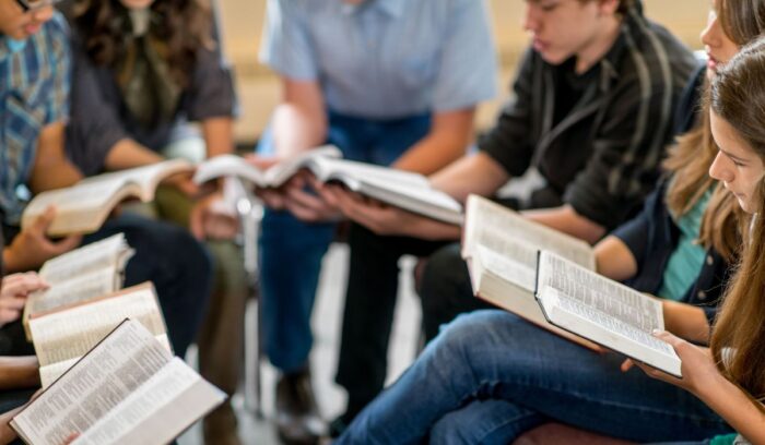 ¿Dónde estudiar psicología en Buenos Aires? Estudiantes universitarios durante su formación académica