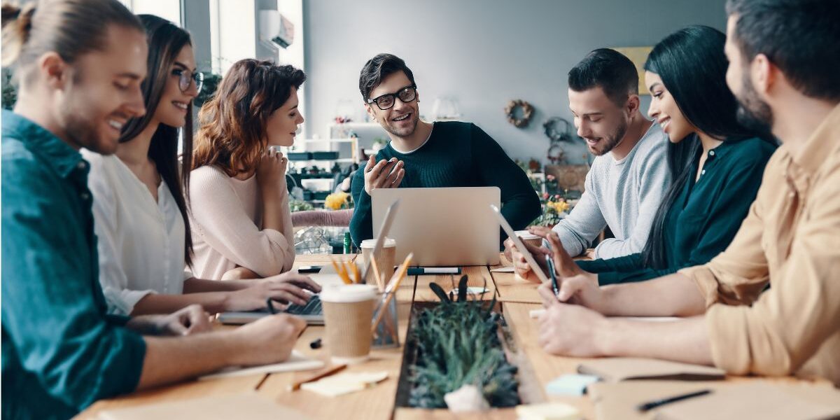 Marketing vs Administración: comparación entre dos carreras vinculadas a los negocios y la gestión empresarial