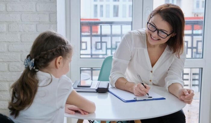 Qué hace un psicopedagogo acompañando procesos de aprendizaje y orientación educativa