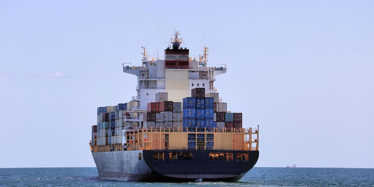 Estudiar Administración Naviera para formarse en gestión empresarial, logística y transporte marítimo internacional.